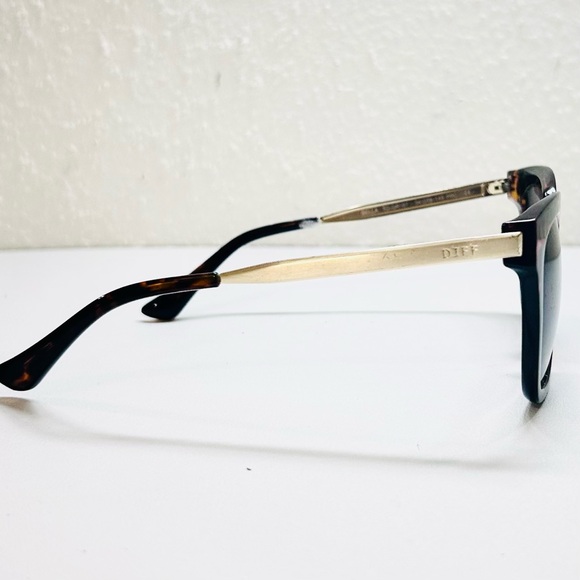 DIFF Bella Oversized Square Sunglasses for women UV400 Protection. - Picture 2 of 5